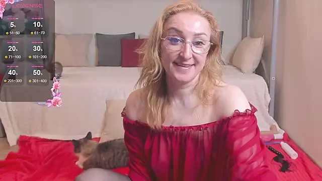 Snapshot of MadissonKiss chatting on May 19, 2026, 12:49 am MadissonKiss online show from May 19, 2026, 12:49 am