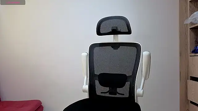 Cristopher23  online show from October 9, 2025, 2:04 pm