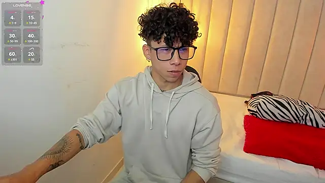 AkazaBoy  online show from January 13, 2025, 5:01 am