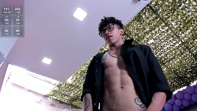 AkazaBoy  online show from February 14, 2025, 1:08 pm