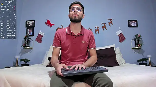 ETHAN ADAM online show from December 21, 2024, 9:58 pm