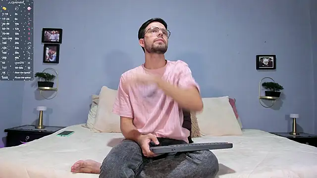 ETHAN ADAM online show from January 3, 2025, 8:22 pm