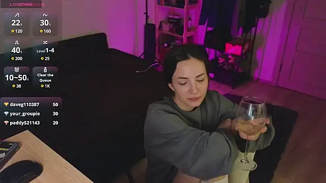 Space X Roxy  online show from December 13, 2024, 9:52 pm