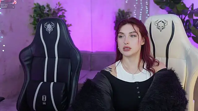 Magnetic Mia  online show from March 2, 2025, 7:23 pm