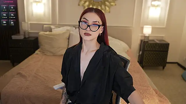 Snapshot of Magnetic_Mia_ chatting on May 25, 2026, 11:00 pm Magnetic Mia online show from May 25, 2026, 11:00 pm