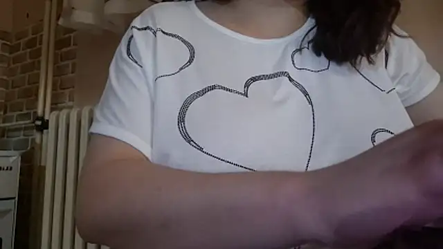 AalinnaK online show from November 19, 2025, 12:16 pm