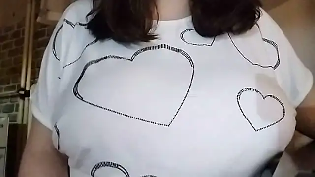 AalinnaK online show from November 29, 2025, 2:53 pm