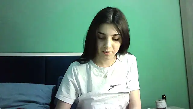 Ahotkittyxxx online show from January 14, 2025, 4:50 pm