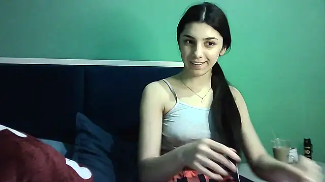 Ahotkittyxxx online show from January 15, 2025, 3:07 pm