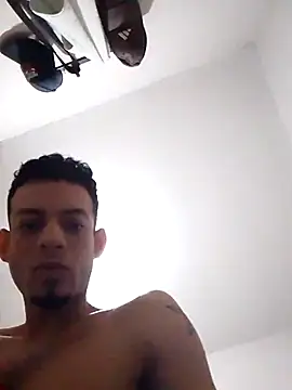 alvaroenriqe23 online show from March 28, 2026, 3:11 pm