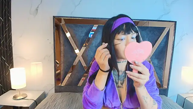 AuroraDiaz online show from April 21, 2026, 11:38 am