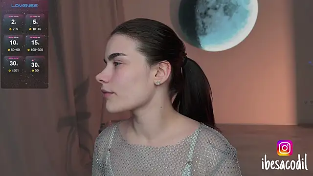 Snapshot of adriana_allien chatting on May 4, 2026, 9:44 pm adriana allien online show from May 4, 2026, 9:44 pm