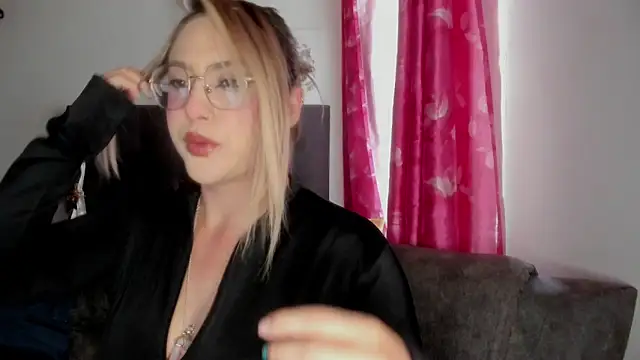 miss julietaa online show from October 21, 2025, 12:39 pm