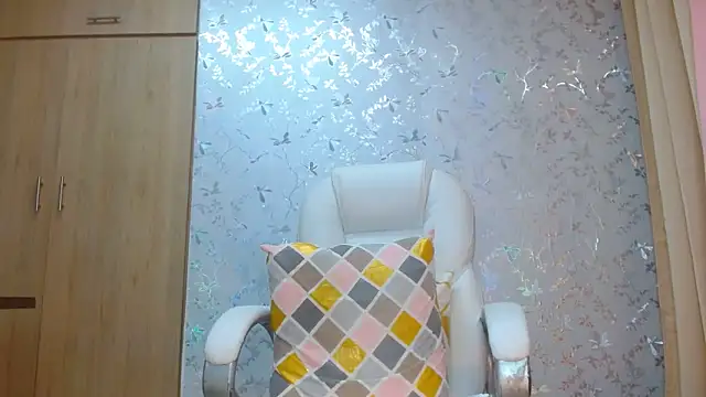 Snapshot of talianaprada chatting on January 10, 2025, 1:32 am talianaprada online show from January 10, 2025, 1:32 am