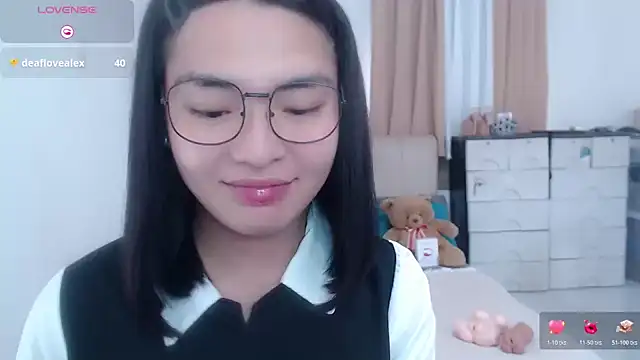 Snapshot of zhaviahale21 chatting on August 10, 2026, 5:44 am zhaviahale21 online show from August 10, 2026, 5:44 am