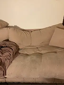 Melinastarr online show from December 2, 2025, 5:24 am