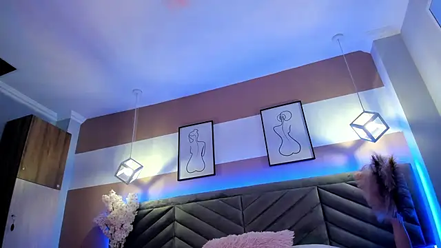 Megan mooree  online show from January 29, 2025, 12:56 pm