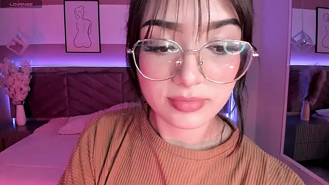 Megan mooree  online show from January 29, 2025, 7:00 pm