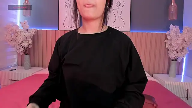 Megan mooree  online show from February 7, 2025, 12:39 pm