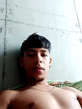 Snapshot of Elputas chatting on October 15, 2025, 3:34 pm Elputas online show from October 15, 2025, 3:34 pm
