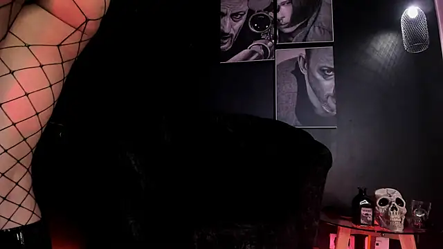 Agnes jones  online show from October 2, 2025, 9:11 pm