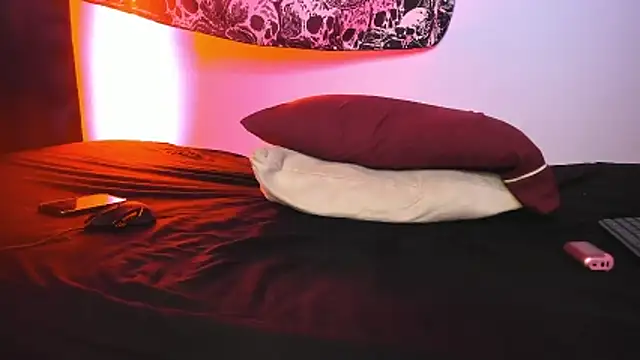 Agnes jones  online show from January 15, 2026, 12:37 am