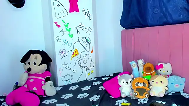 bloom444 online show from September 11, 2025, 10:43 pm