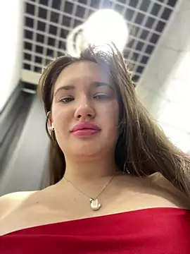 Holly Molii online show from December 8, 2024, 8:09 am