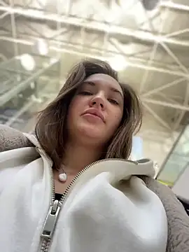 Holly Molii online show from January 18, 2025, 5:10 am