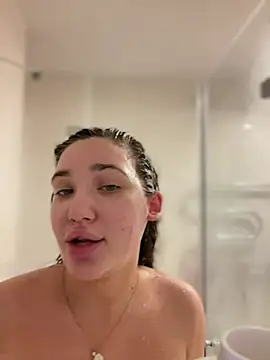 Holly Molii online show from March 12, 2025, 7:02 am