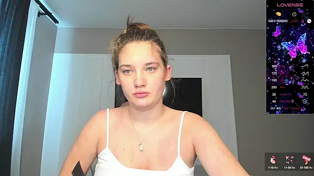 Holly Molii online show from September 12, 2025, 3:06 am