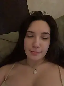 Snapshot of Holly_Molii chatting on July 15, 2026, 3:12 am Holly Molii online show from July 15, 2026, 3:12 am