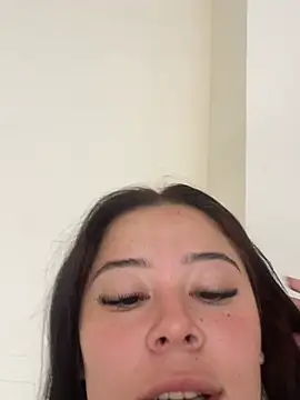 Dafne ros online show from July 9, 2026, 2:10 pm