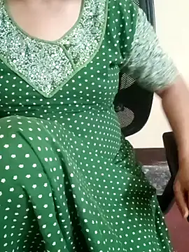 yourtamilcouple online show from February 5, 2025, 6:04 pm