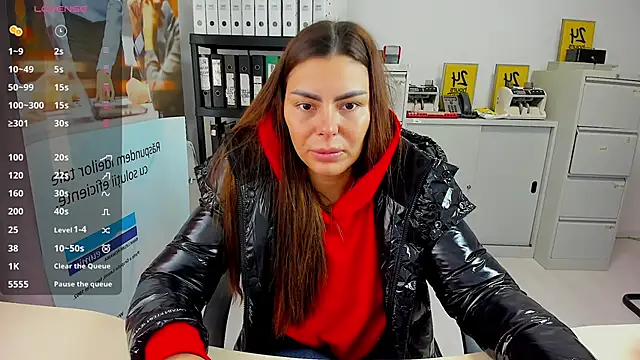 kilenyapatrice online show from February 13, 2025, 12:11 pm