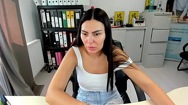 kilenyapatrice online show from September 9, 2025, 10:48 am