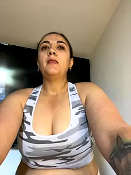 Shianrose online show from December 1, 2025, 12:32 pm