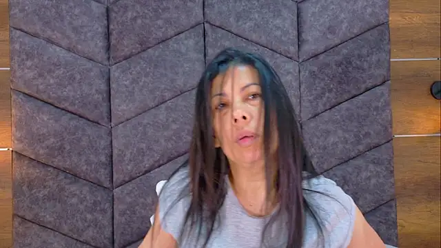 JaylaScott   online show from April 13, 2026, 11:37 am