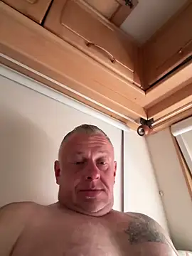 JakubW79 online show from May 6, 2026, 4:01 pm