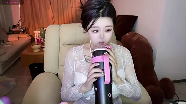 Bunny Tutu online show from January 19, 2025, 9:01 am