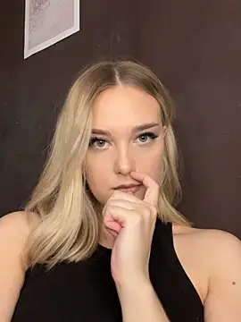 Alisa Rise online show from November 23, 2025, 2:50 pm