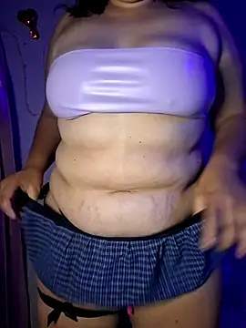 Snapshot of alexxaa96 chatting on February 5, 2025, 2:29 am alexxaa96 online show from February 5, 2025, 2:29 am