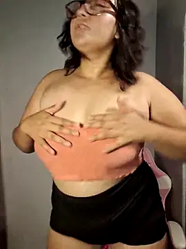 Snapshot of alexxaa96 chatting on February 20, 2025, 2:29 am alexxaa96 online show from February 20, 2025, 2:29 am