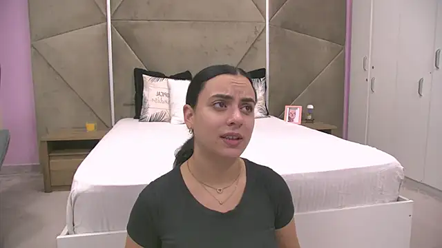 ElyzaIbarra online show from October 12, 2025, 5:17 am