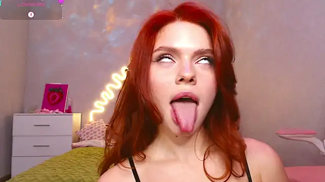 Red  Candy online show from December 15, 2024, 3:42 pm