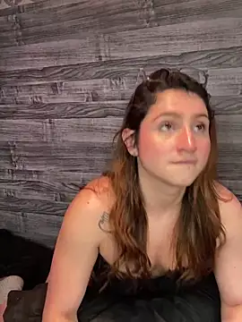 kamel-ayesha online show from January 4, 2025, 5:37 pm