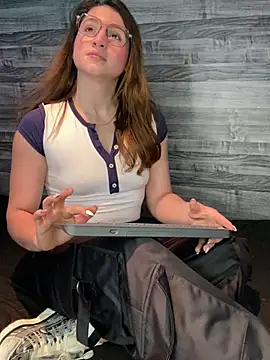 kamel-ayesha online show from January 6, 2025, 2:47 pm