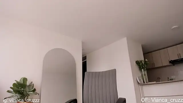 vianca cruzz online show from January 30, 2025, 6:32 pm