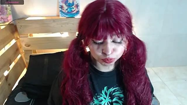Snapshot of Bitsy_Messy chatting on November 29, 2025, 2:14 am Bitsy Messy online show from November 29, 2025, 2:14 am