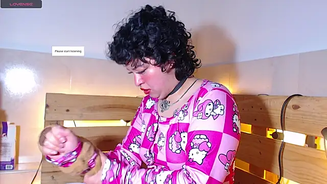 Snapshot of Bitsy_Messy chatting on December 22, 2025, 5:37 am Bitsy Messy online show from December 22, 2025, 5:37 am